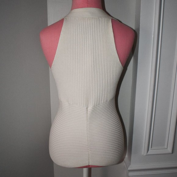 White House Black Market Ivory Tank  Size: SMALL - Picture 2 of 4